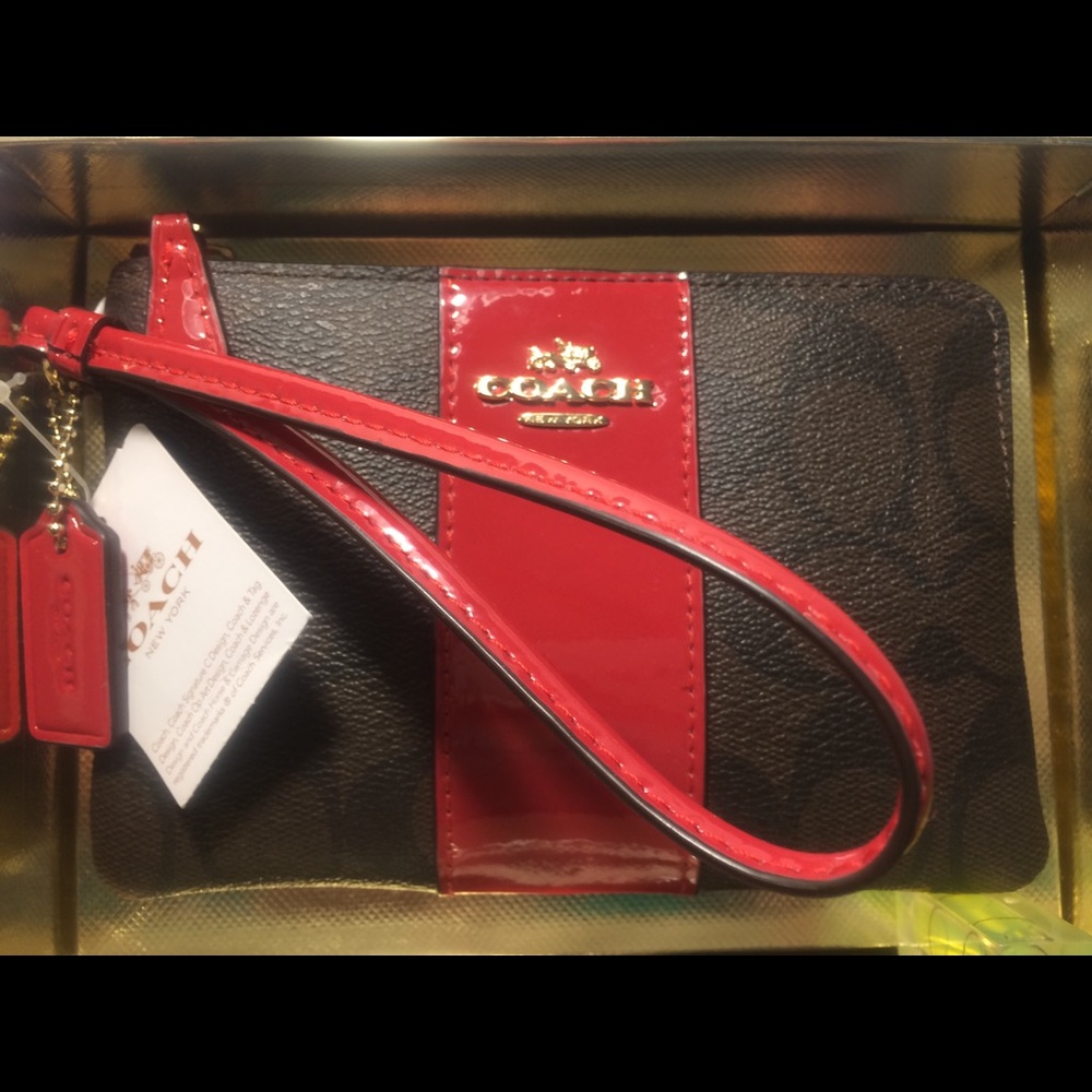Coach NWT Corner Zip Signature Wristlet